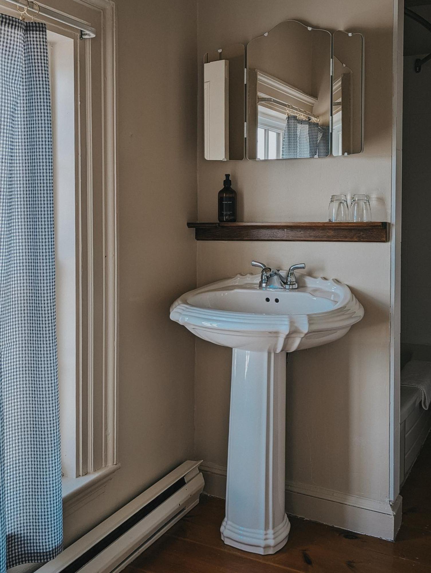 The Cooper'S Inn Shelburne Eksteriør billede